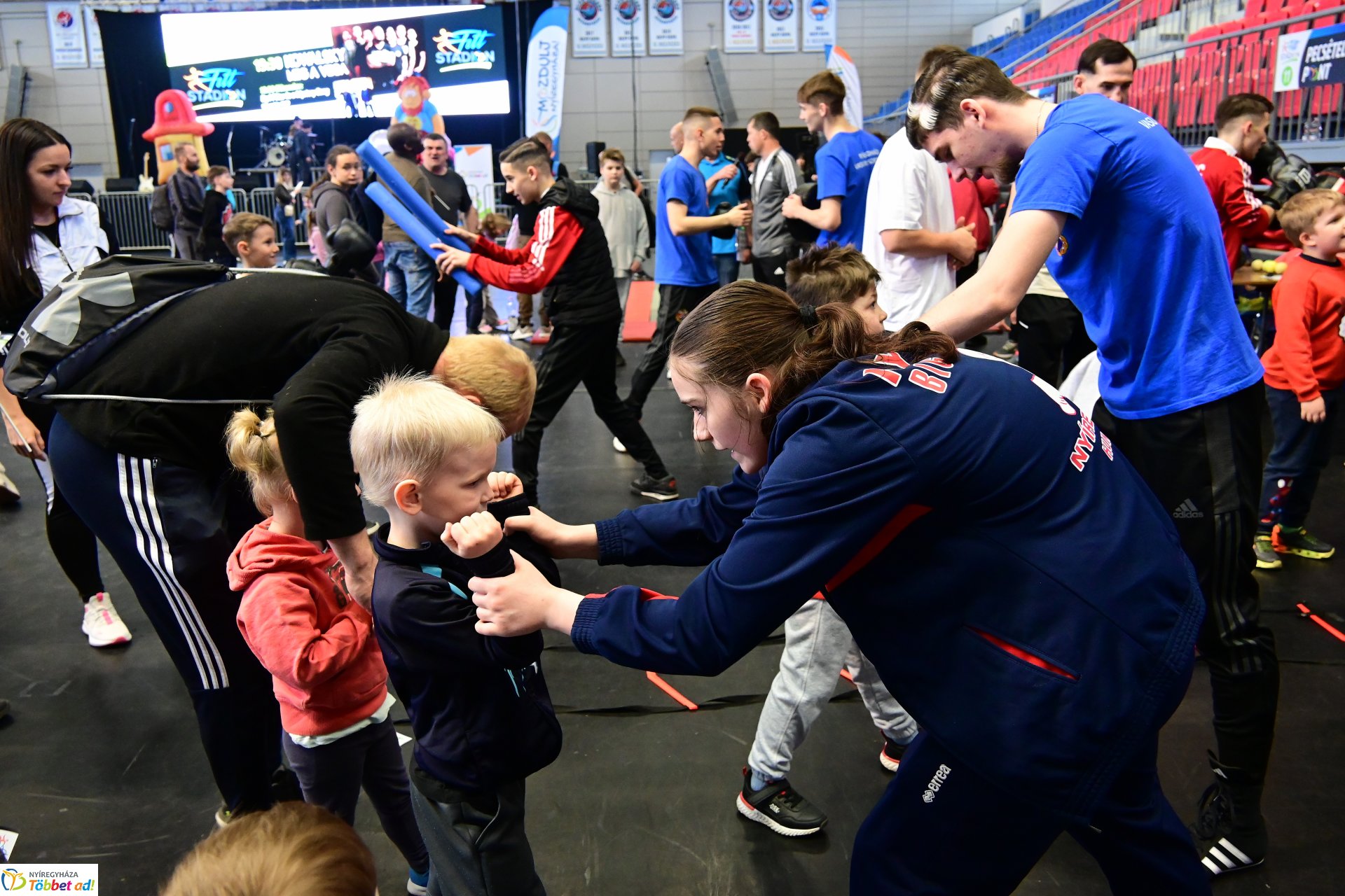 Fitt Stadion rendezvény  a Continental Arénában