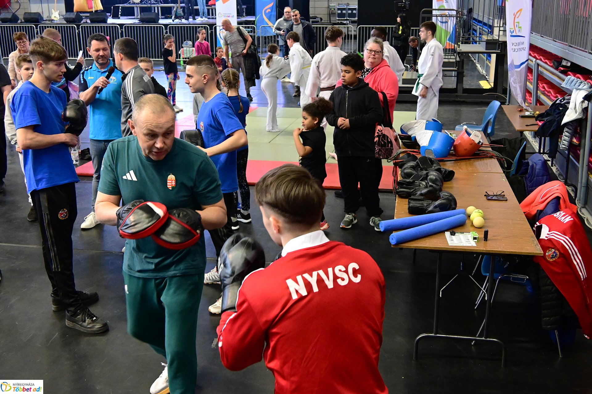 Fitt Stadion rendezvény  a Continental Arénában