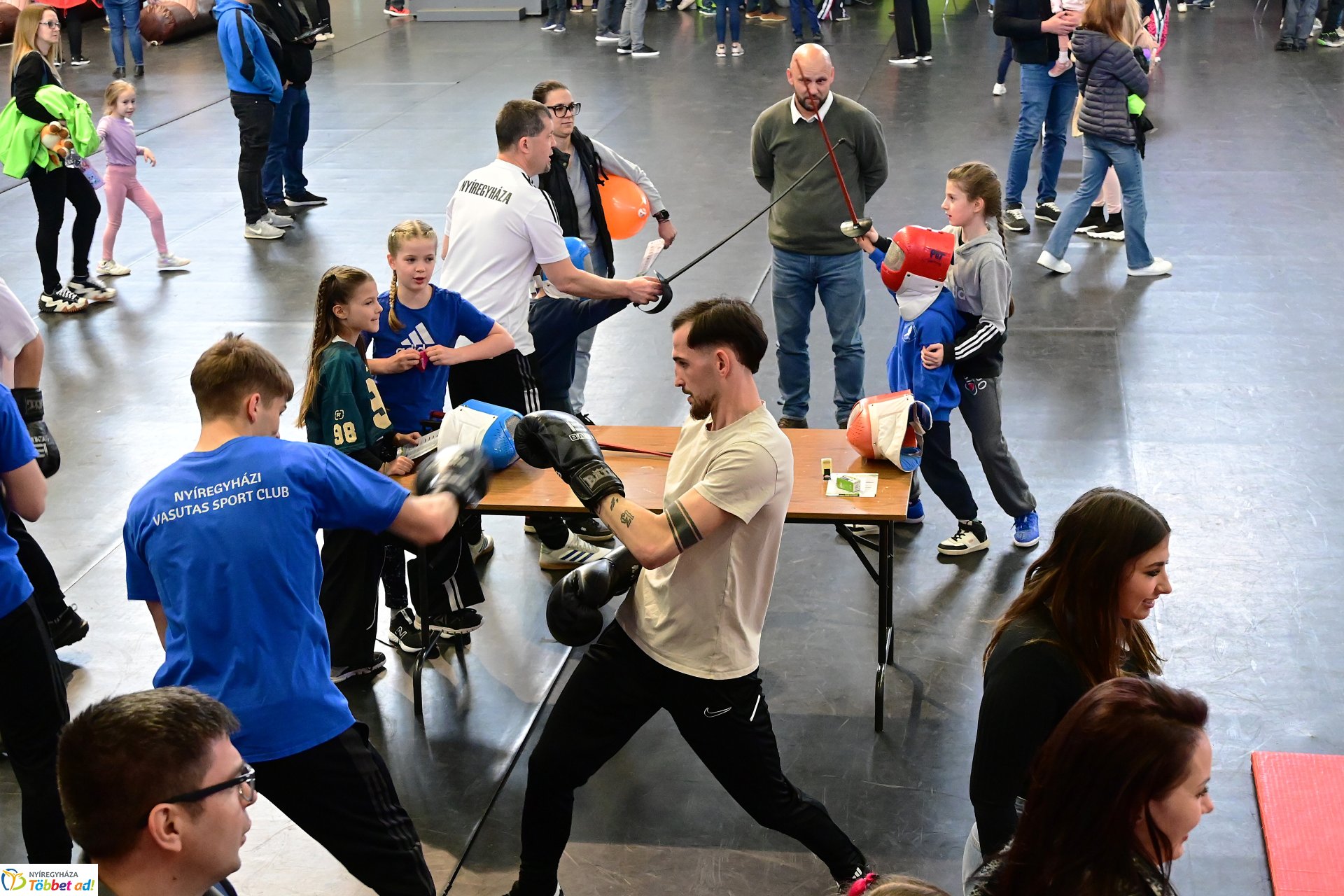 Fitt Stadion rendezvény  a Continental Arénában