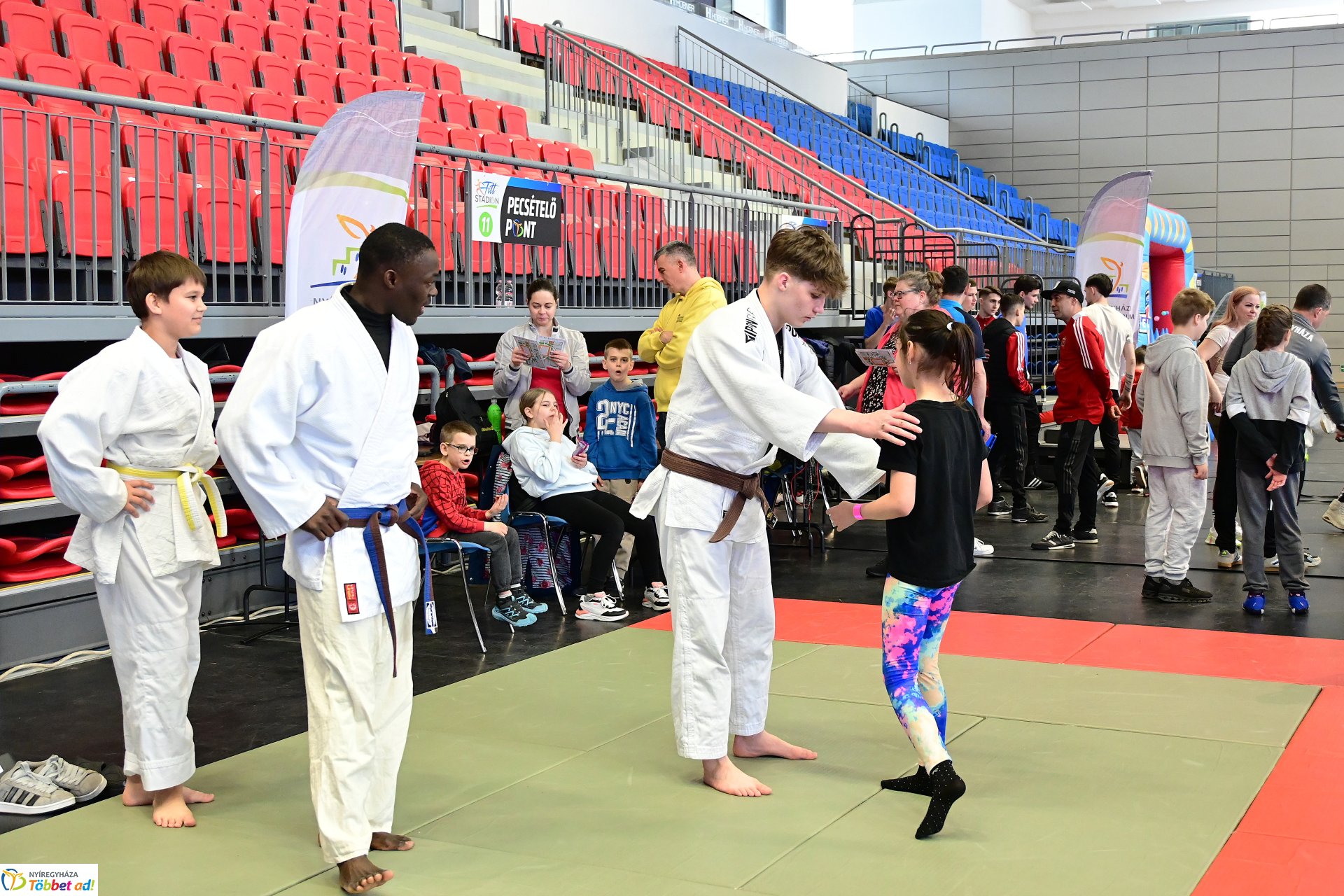 Fitt Stadion rendezvény  a Continental Arénában