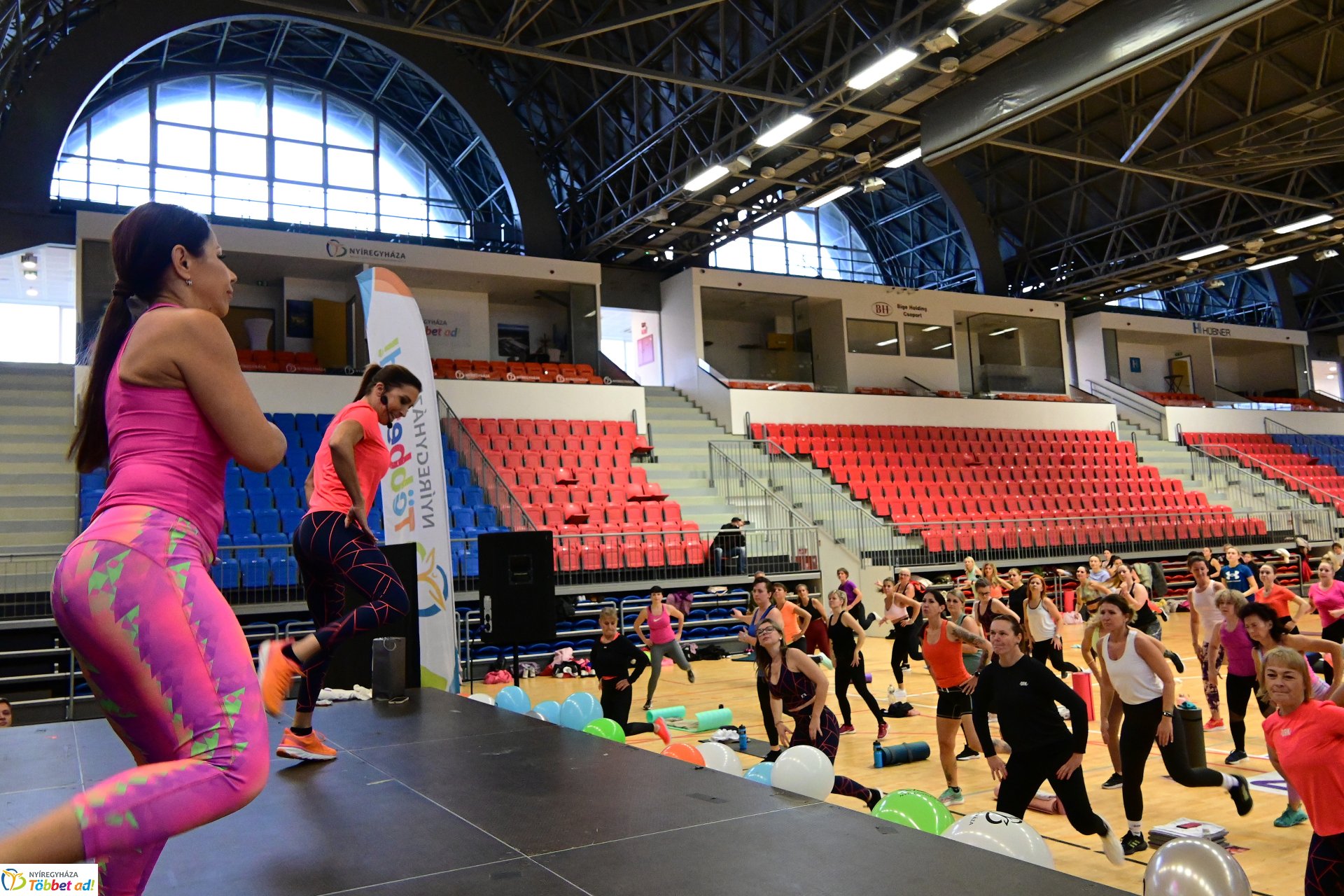 Fitt szülinap a Continental Arénában