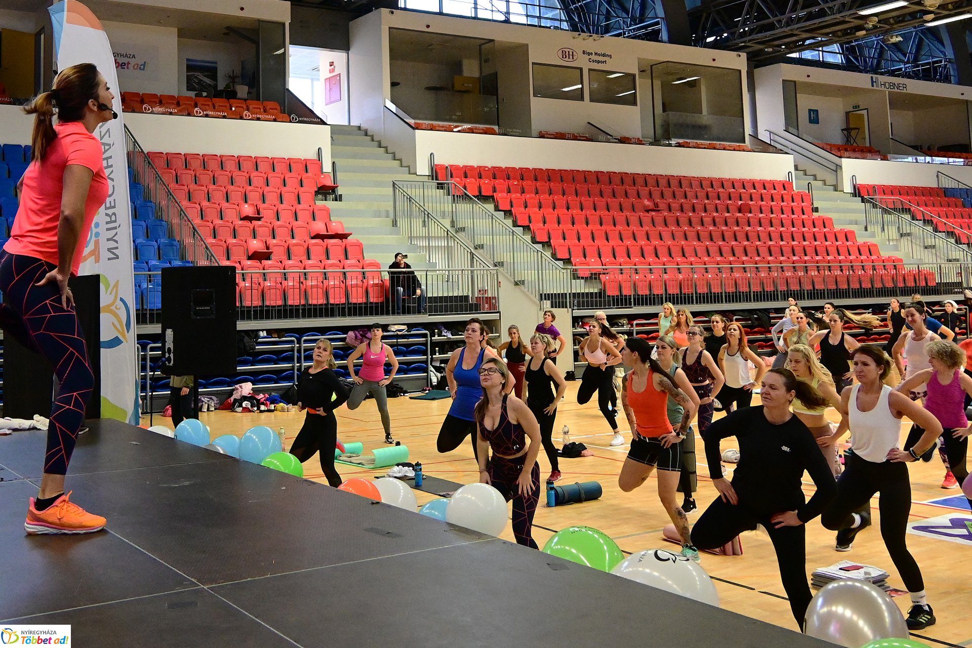 Fitt szülinap a Continental Arénában