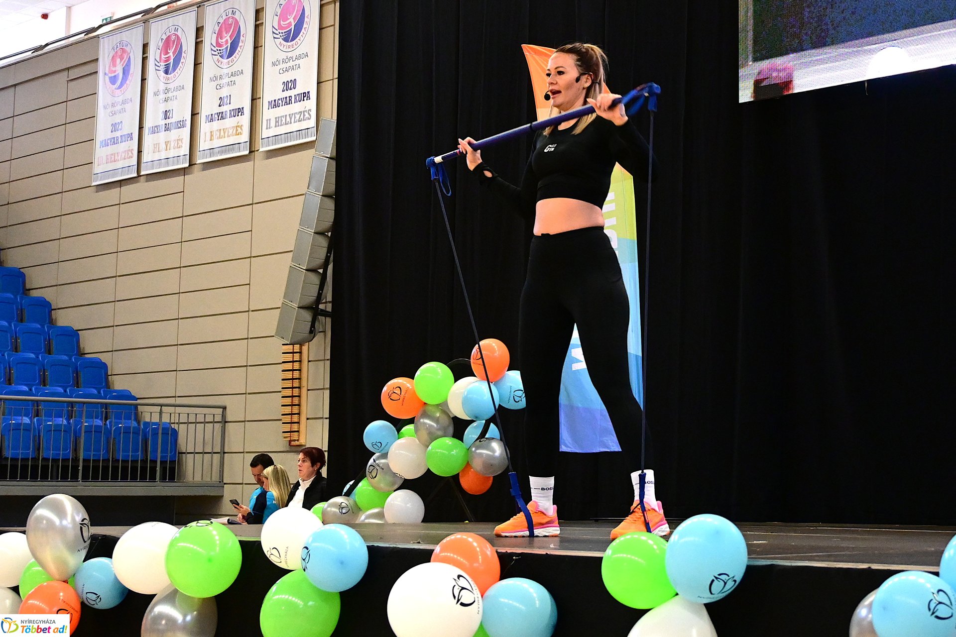 Fitt szülinap a Continental Arénában