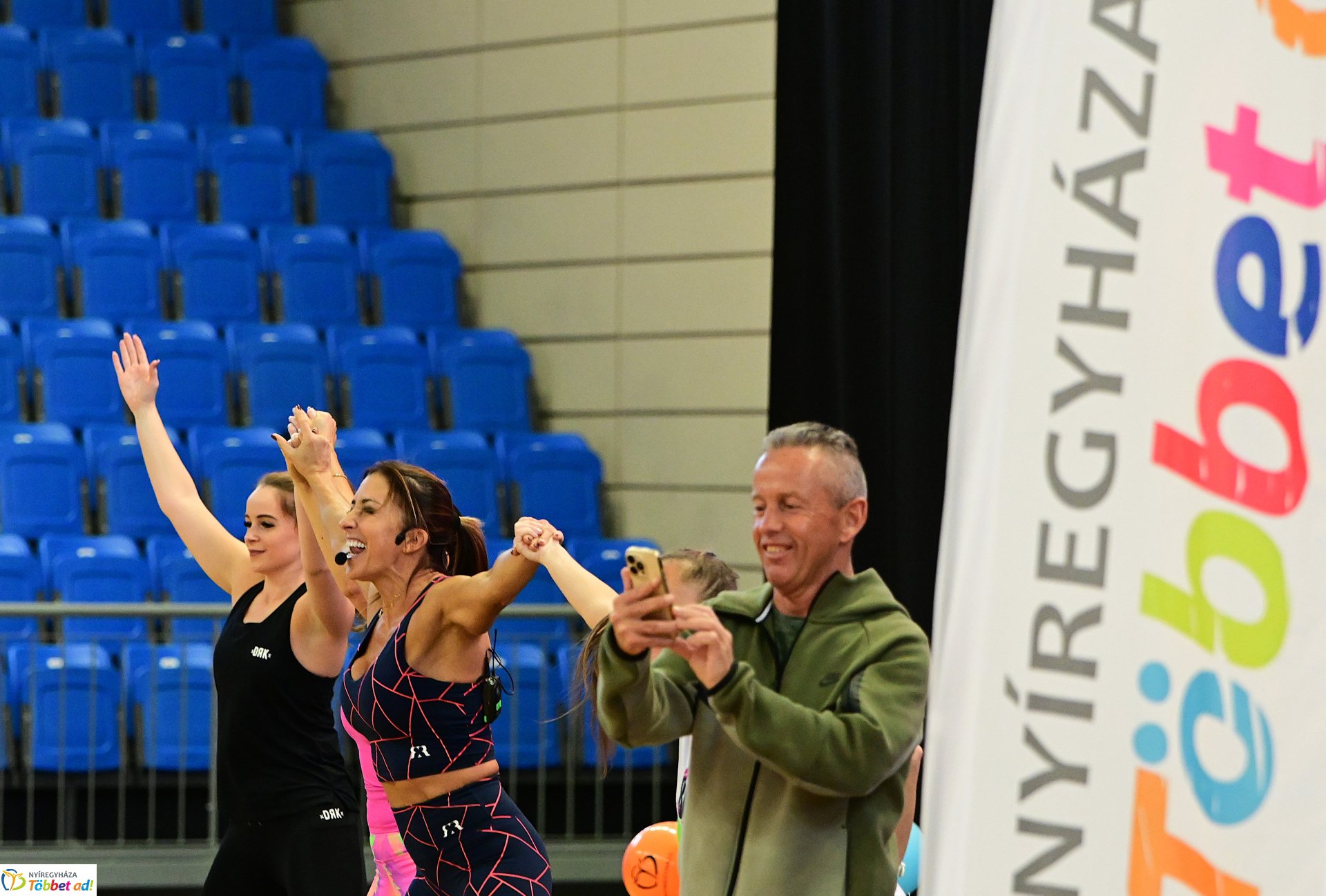 Fitt szülinap a Continental Arénában