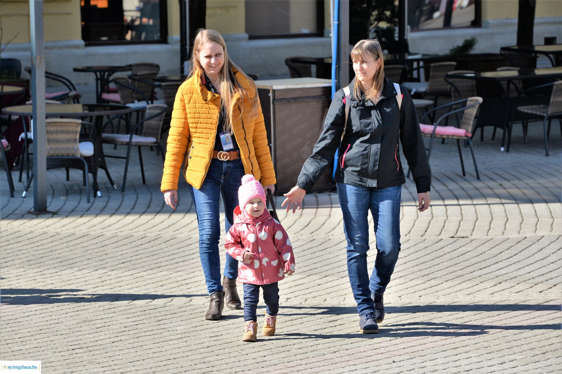 Flash mob a Down-szindróma Világnapján a Kossuth téren