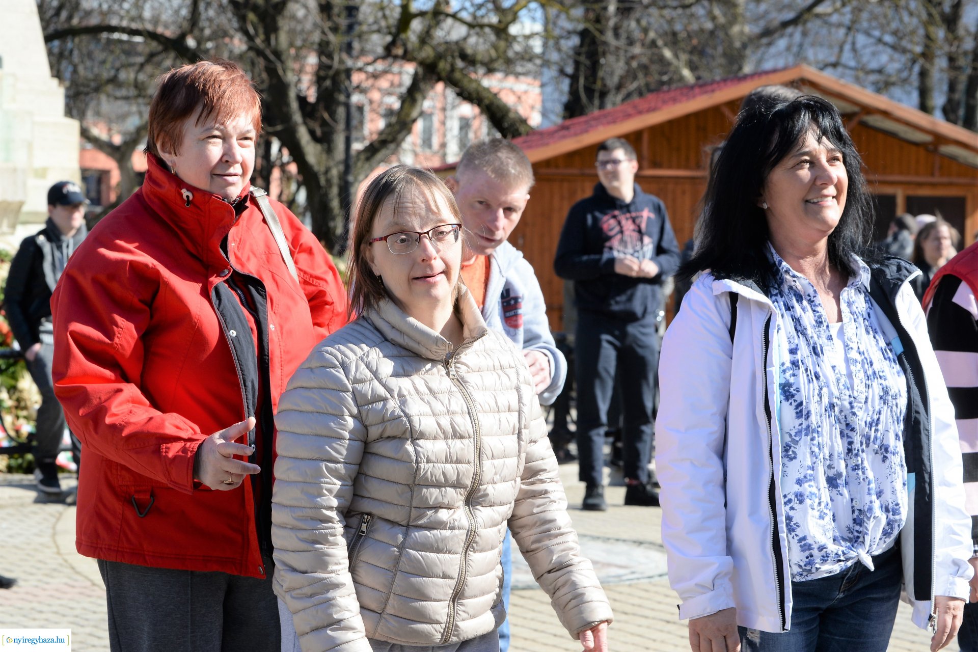 Flash mob a Down-szindróma Világnapján a Kossuth téren