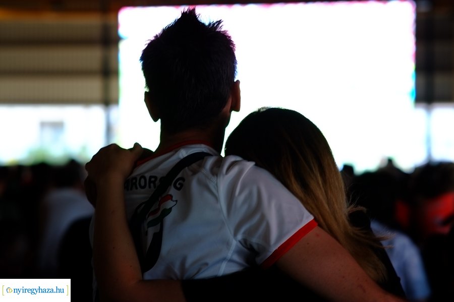 Foci EB 2021 szurkolás