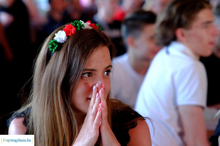 Foci EB 2021 szurkolás