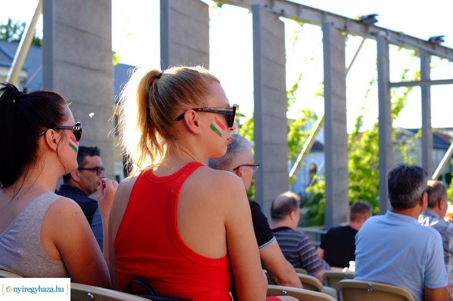 Foci EB 2021 szurkolás