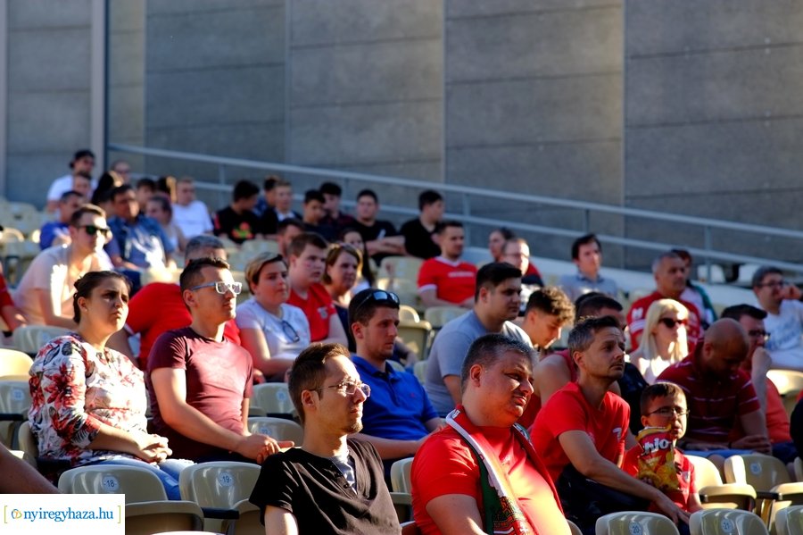 Foci EB 2021 szurkolás