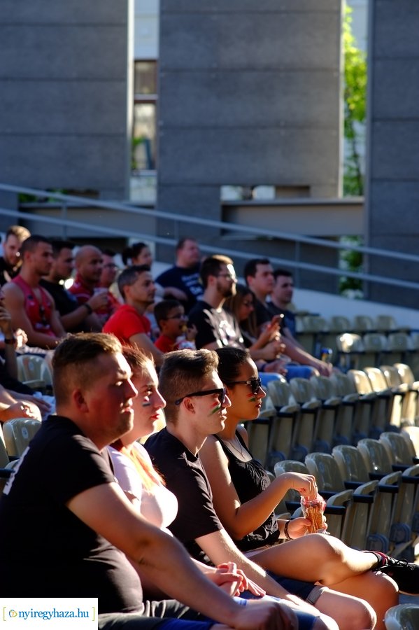 Foci EB 2021 szurkolás