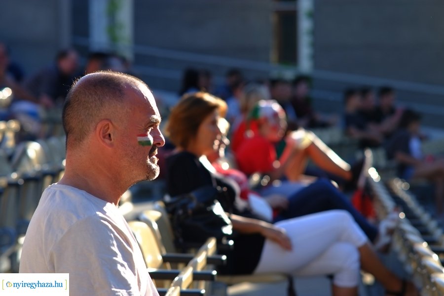 Foci EB 2021 szurkolás