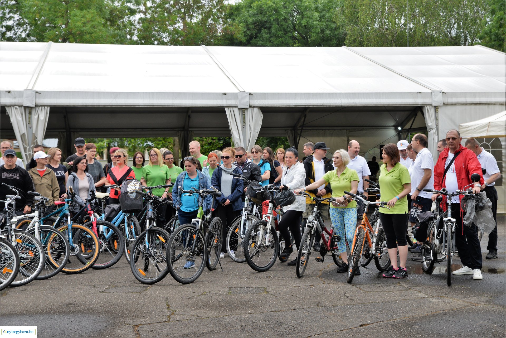 "Fókuszban a családok" - önkormányzati kerékpártúra Nyíregyházán