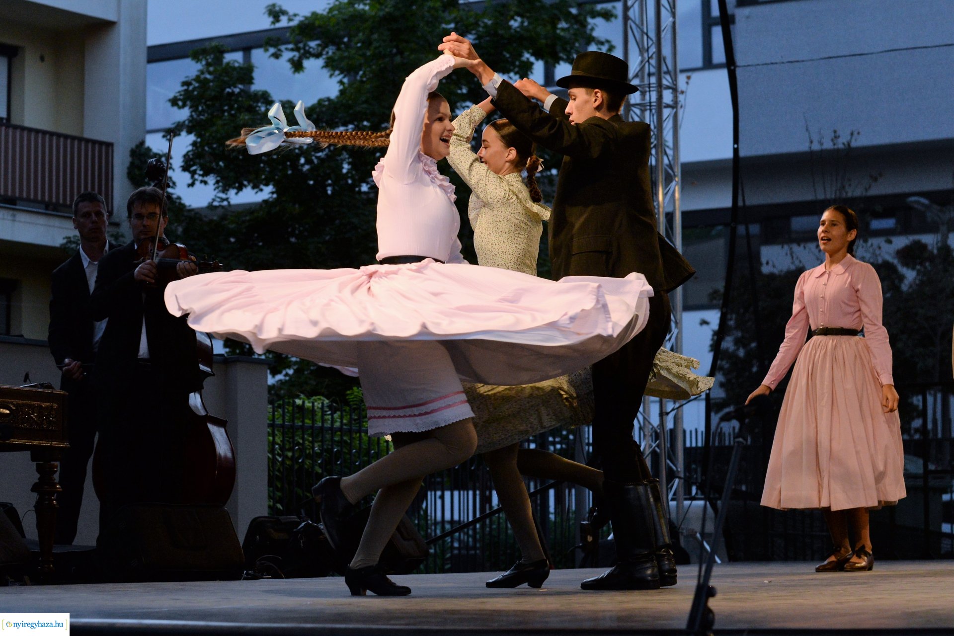 Folkfélhét megnyitó 