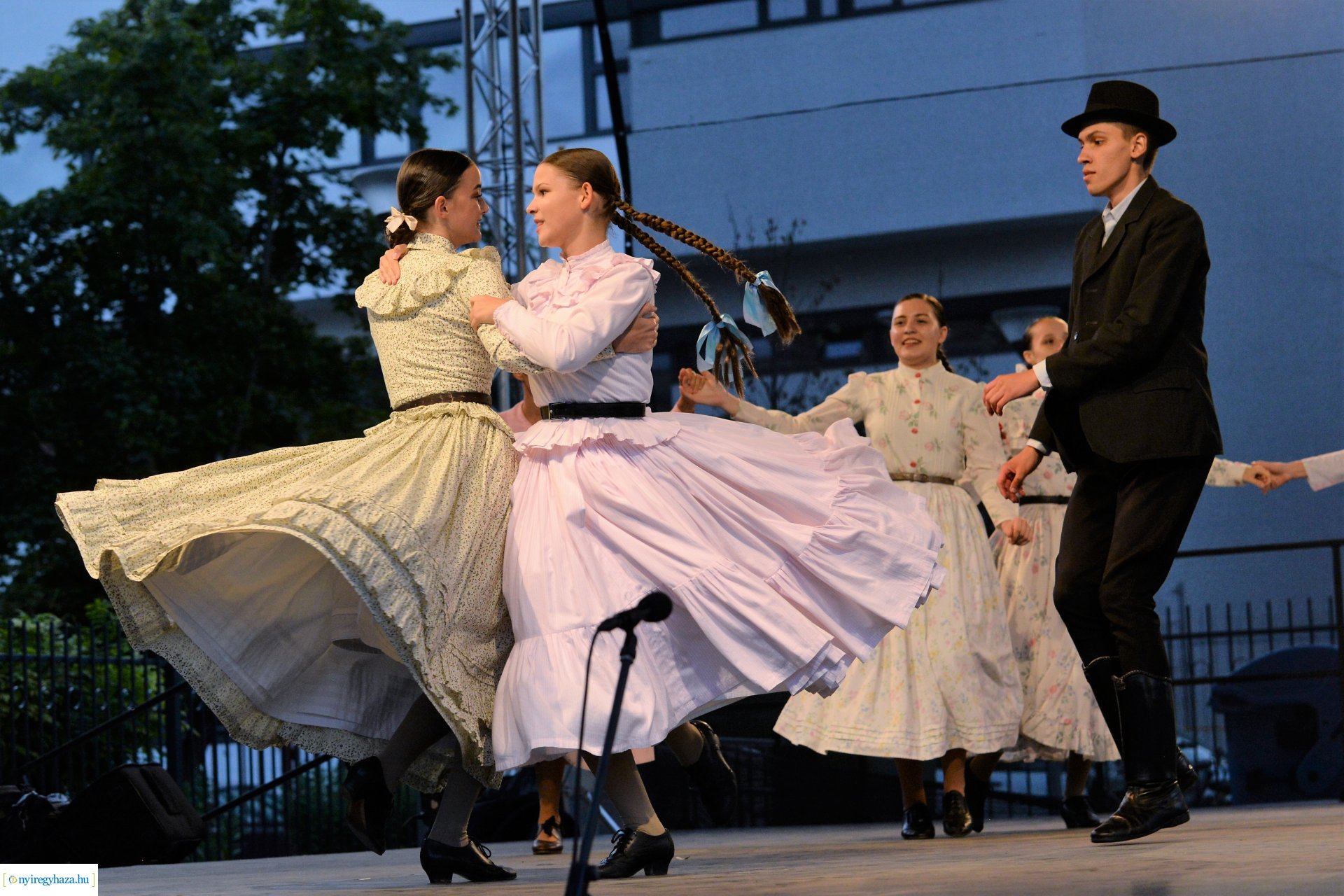 Folkfélhét megnyitó 