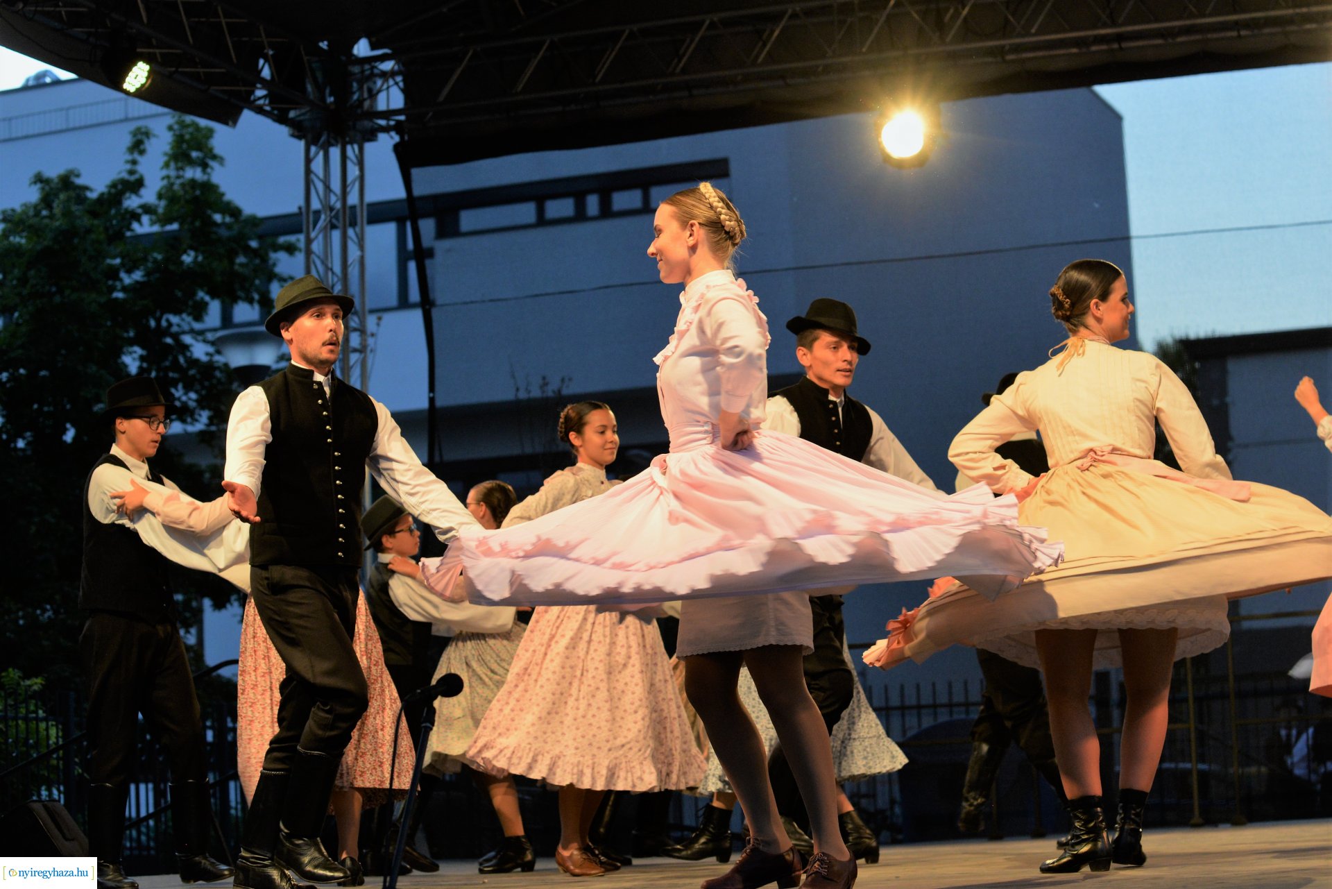 Folkfélhét megnyitó 