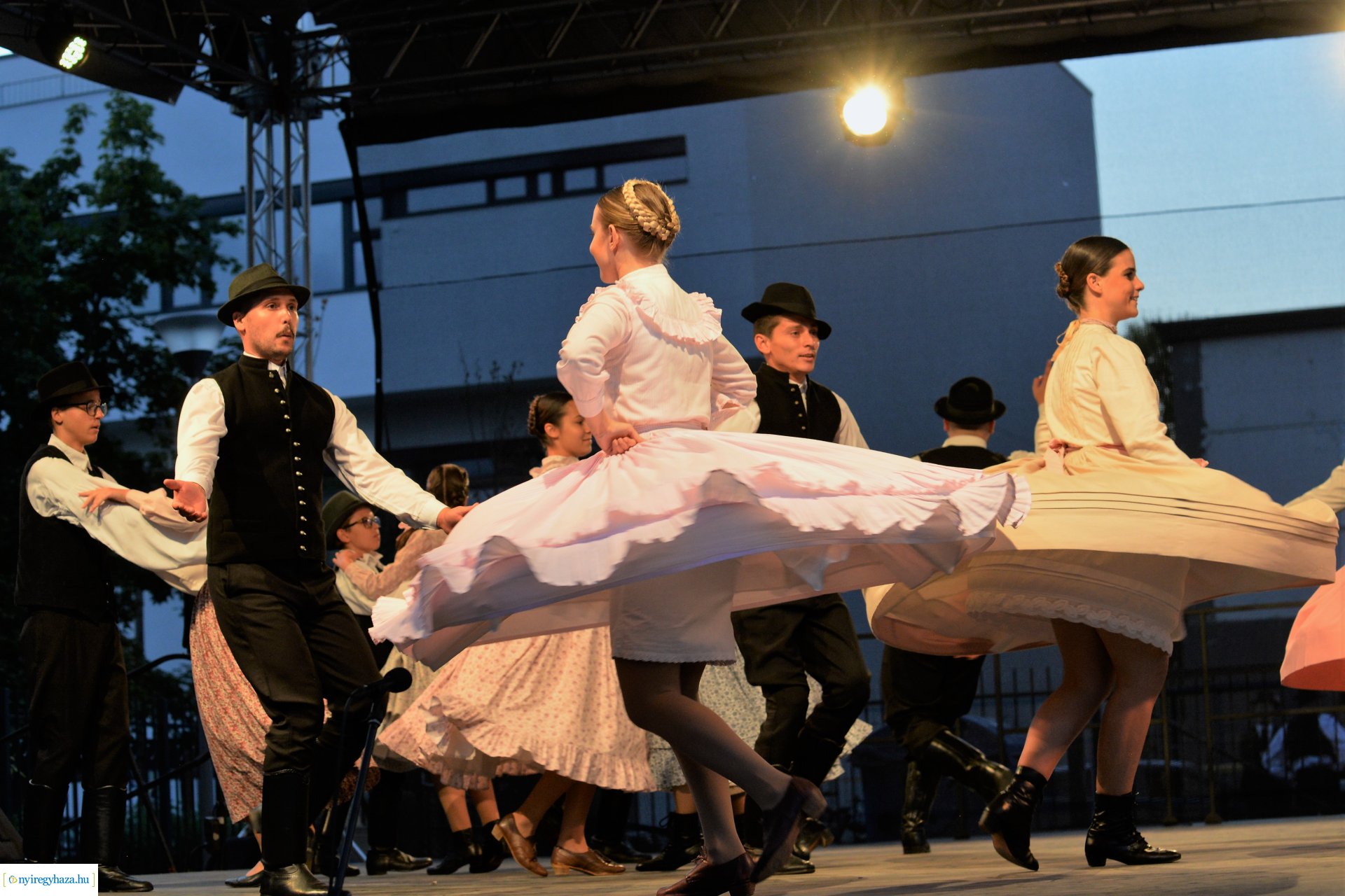 Folkfélhét megnyitó 