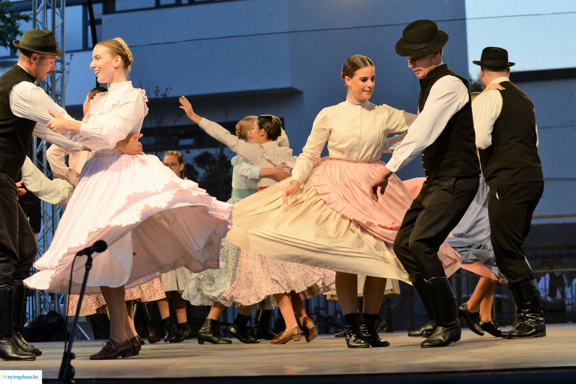 Folkfélhét megnyitó 