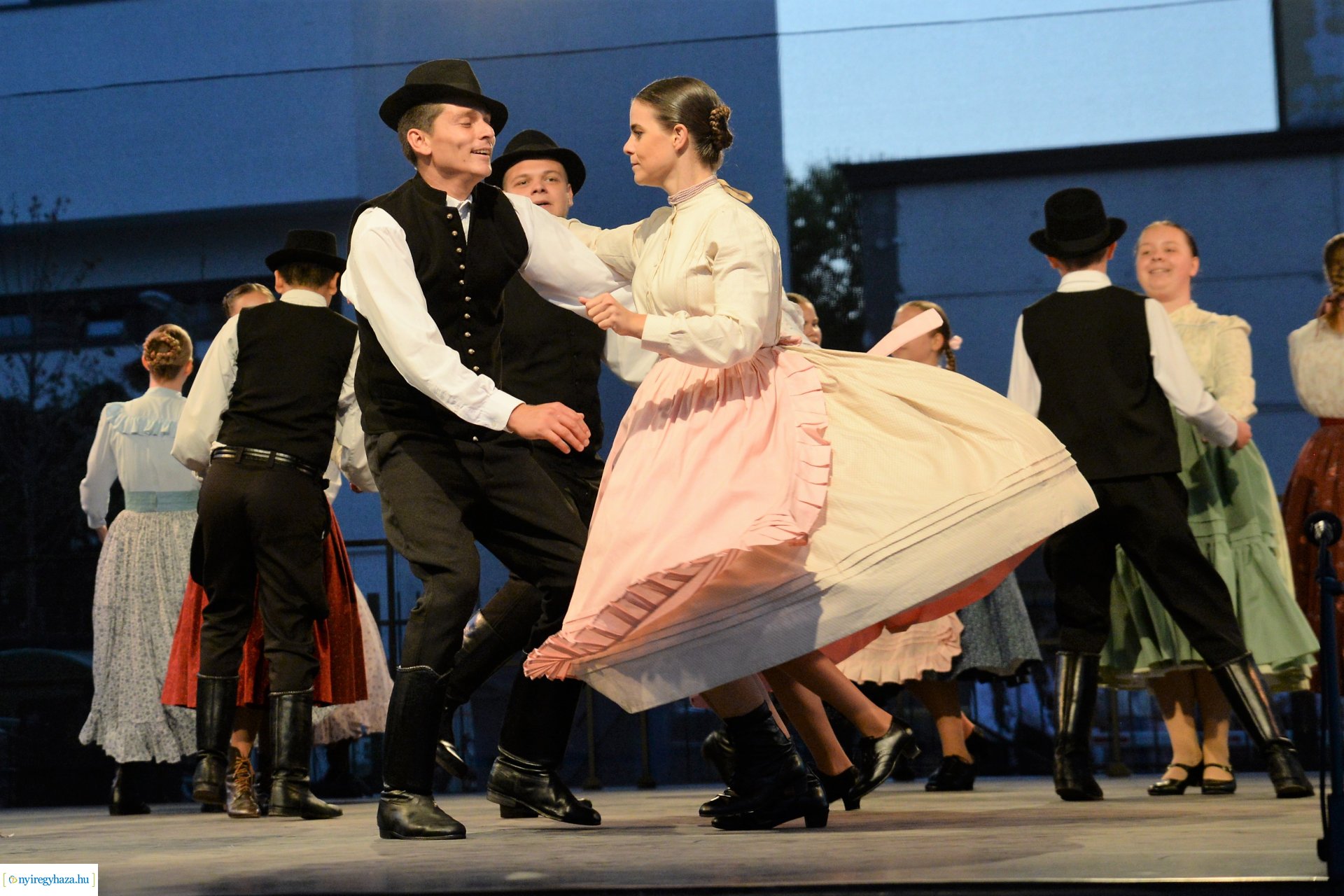 Folkfélhét megnyitó 