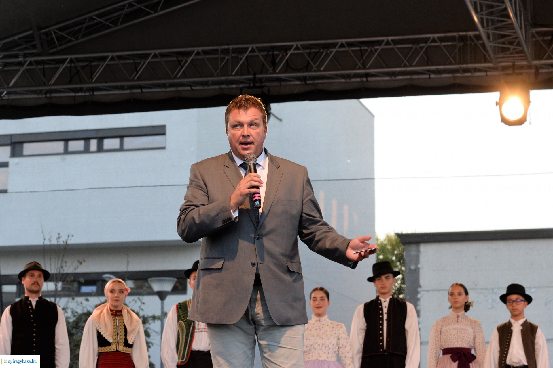 Folkfélhét megnyitó 