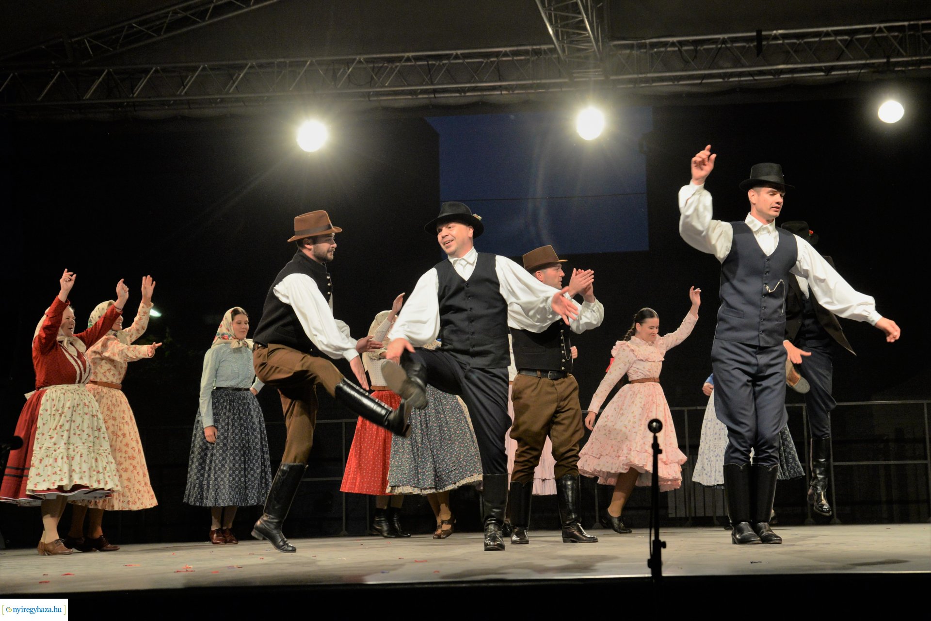 Folkfélhét megnyitó 