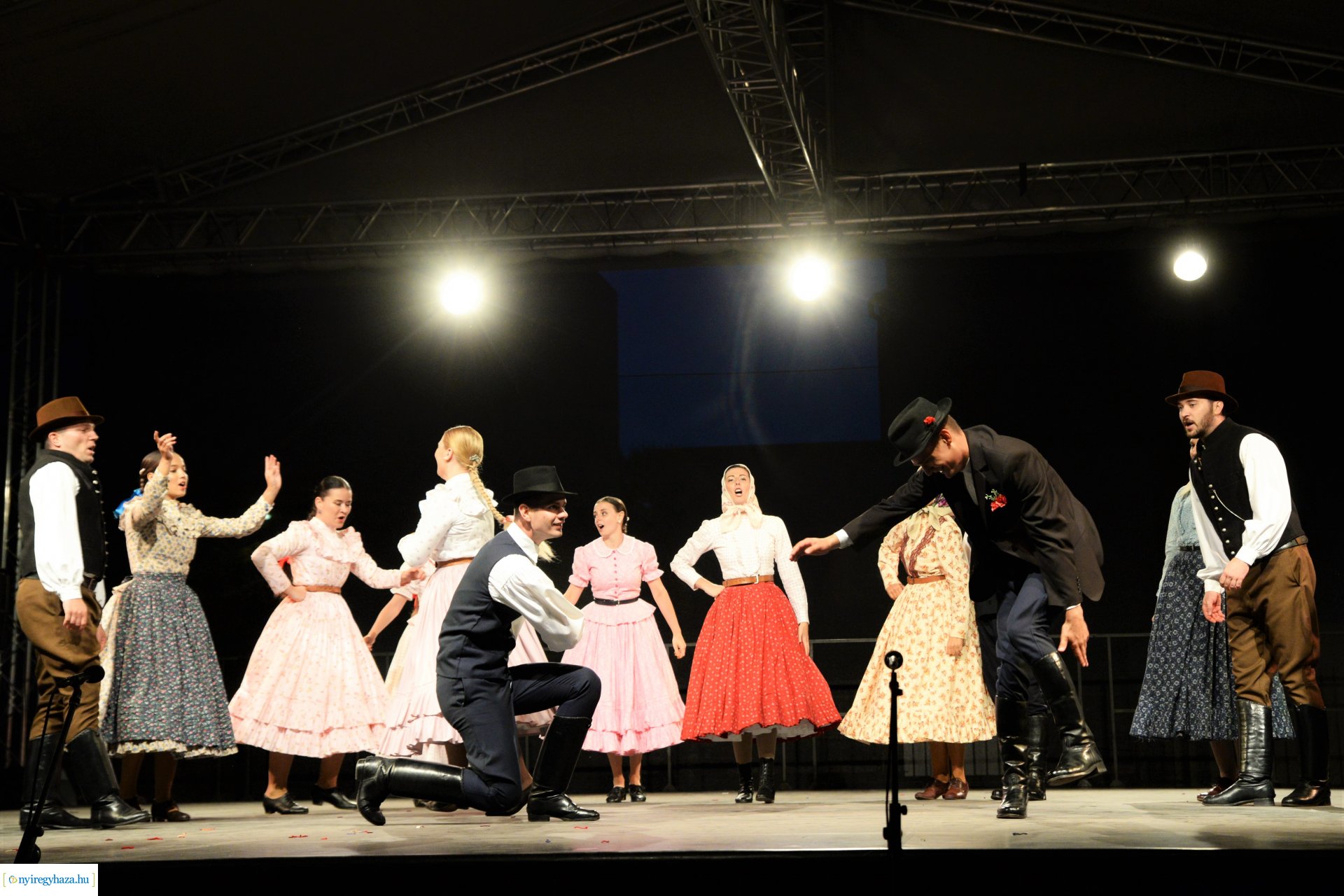 Folkfélhét megnyitó 