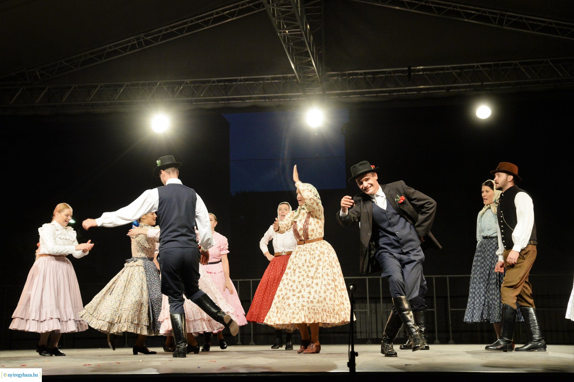 Folkfélhét megnyitó 