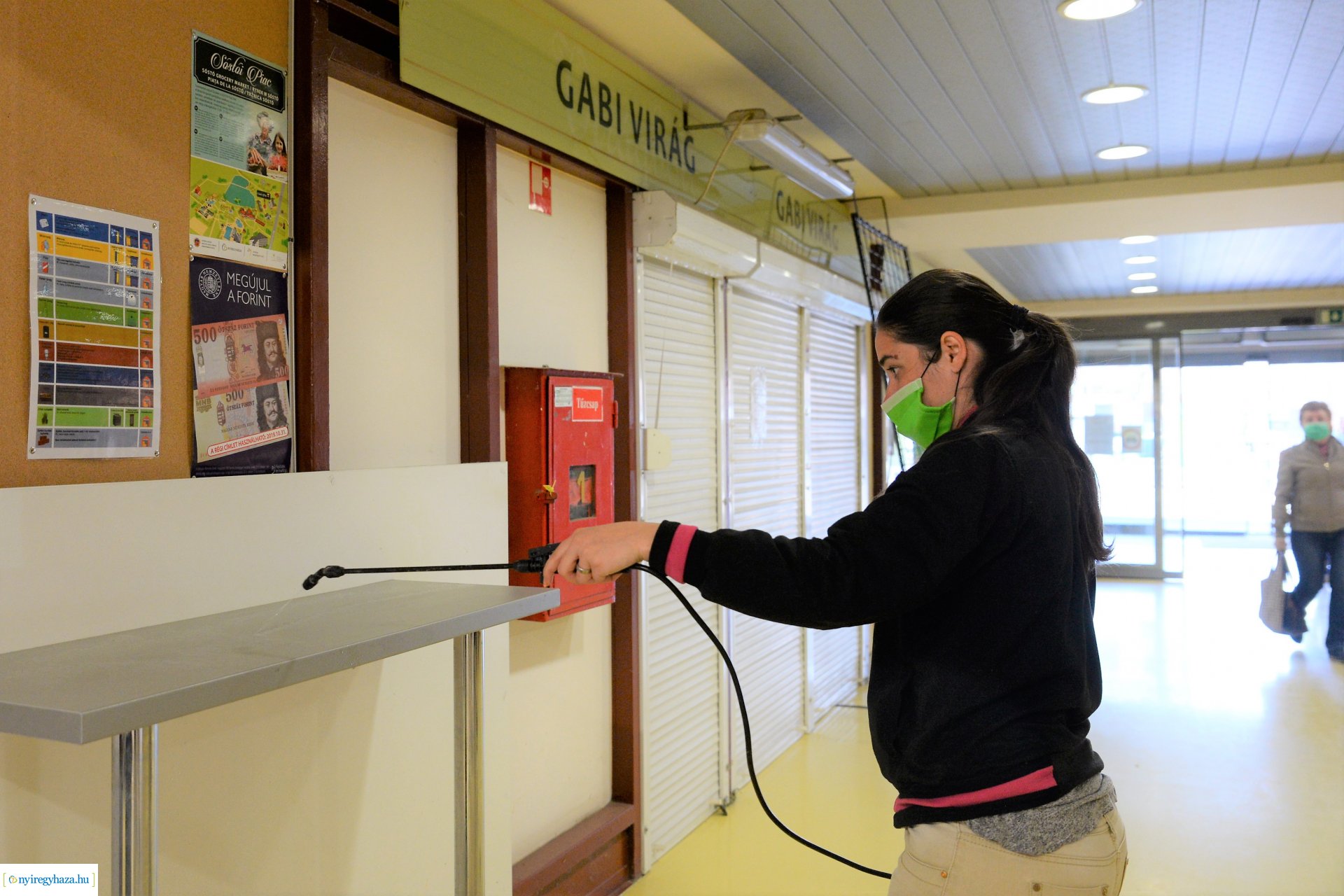Folyamatos a fertőtlenítés a Piaccsarnokban is