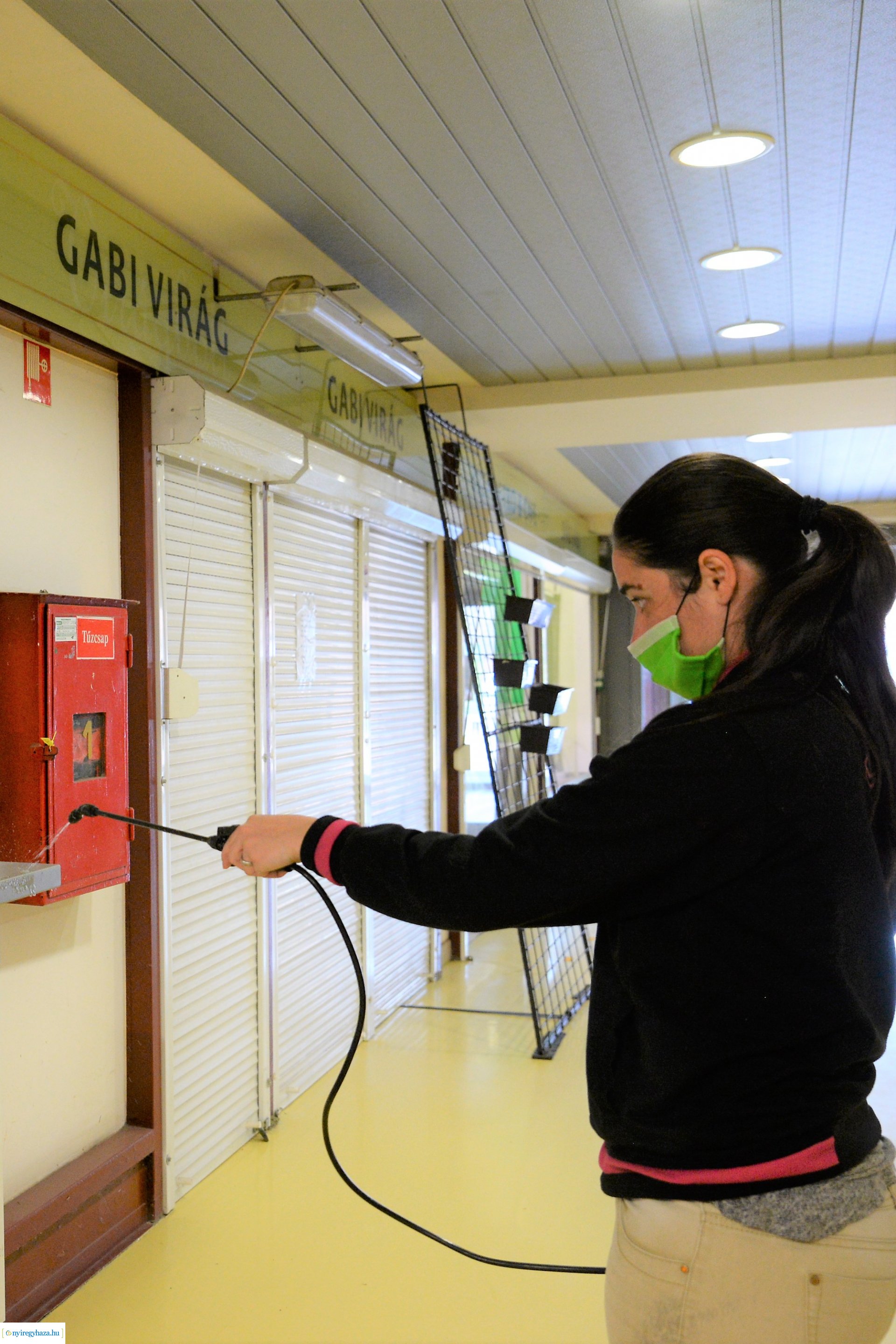 Folyamatos a fertőtlenítés a Piaccsarnokban is