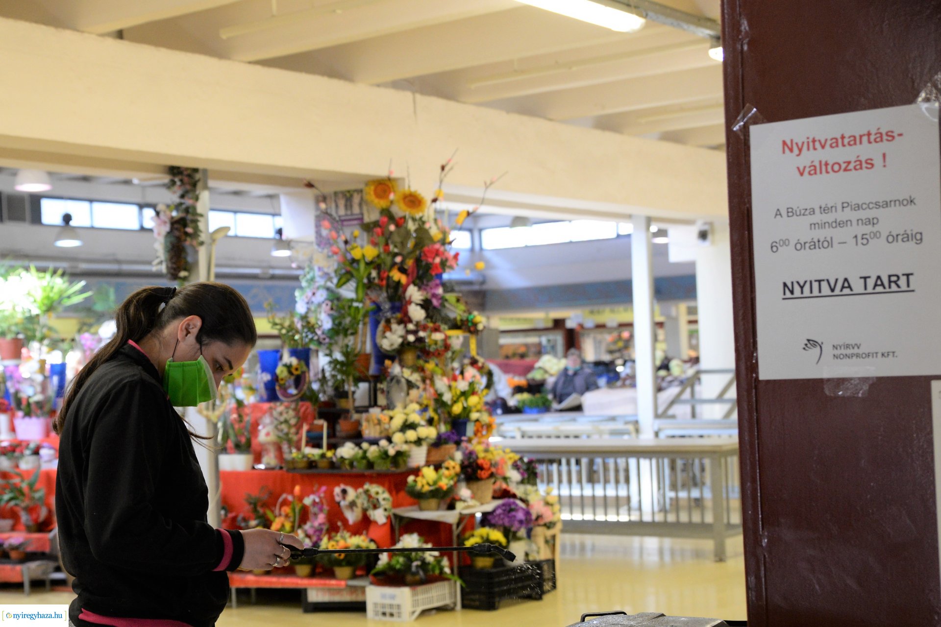 Folyamatos a fertőtlenítés a Piaccsarnokban is