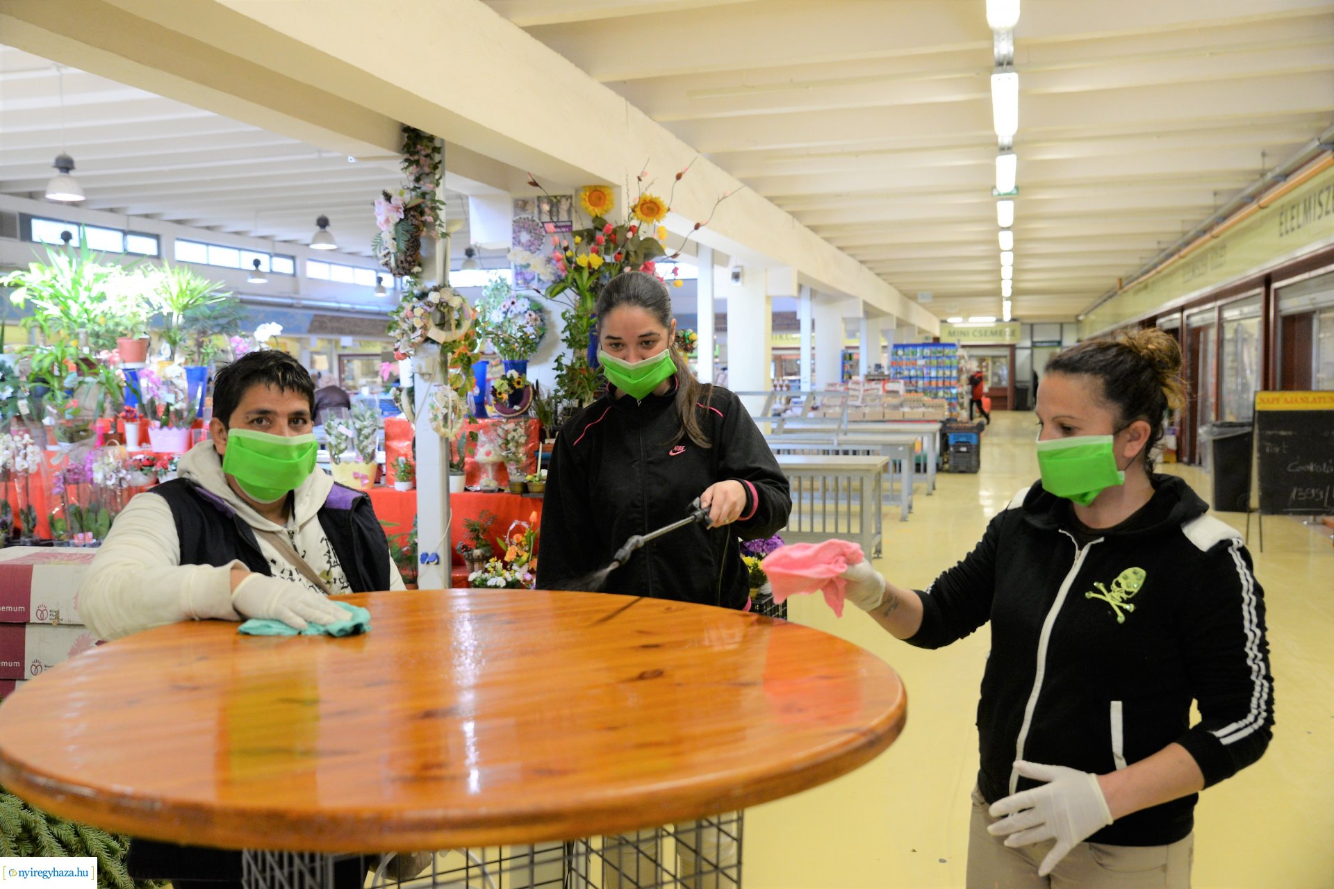 Folyamatos a fertőtlenítés a Piaccsarnokban is