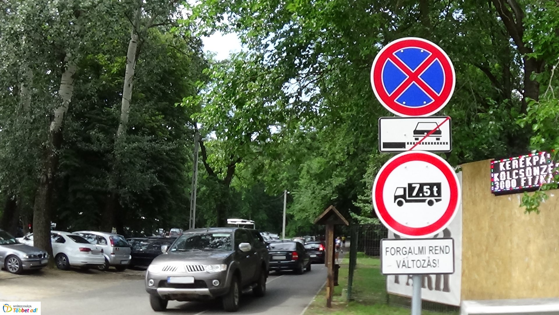 Forgalmi rend változás lépett életbe a Tölgyes utcán