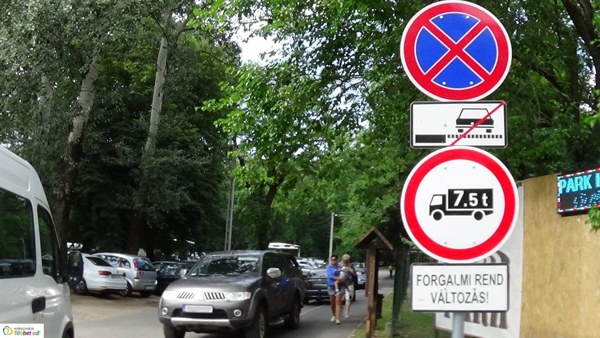 Forgalmi rend változás lépett életbe a Tölgyes utcán