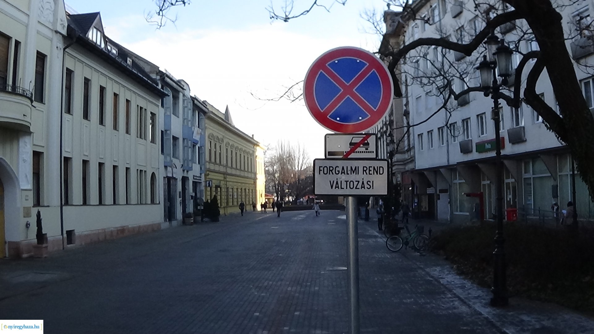 Forgalmirend-változás a belvárosi postánál