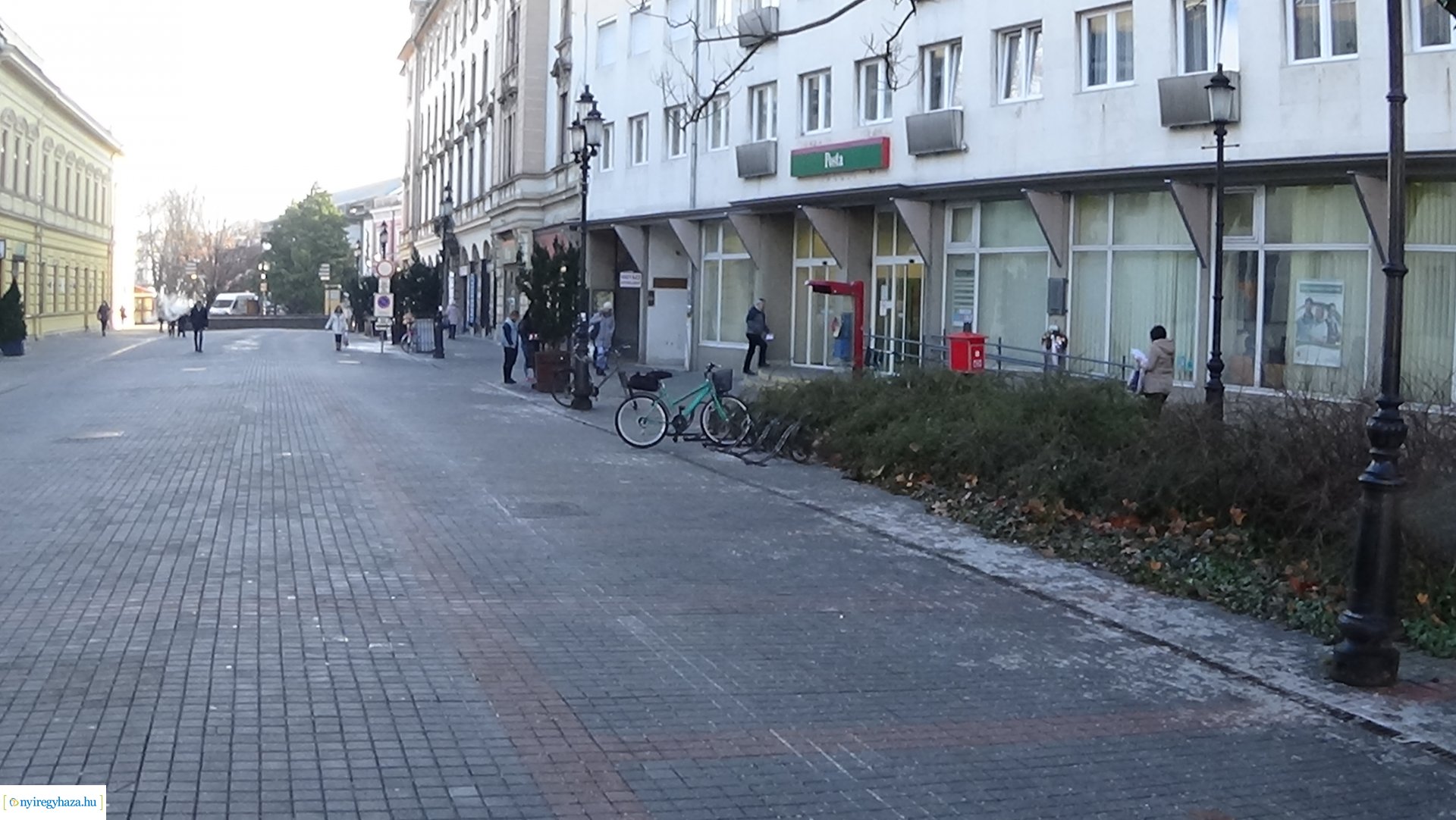 Forgalmirend-változás a belvárosi postánál