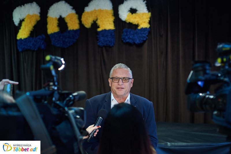 Francia kéttannyelvű lett az Apáczai iskola