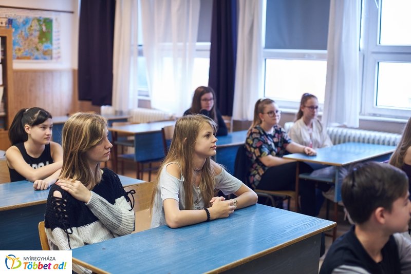 Francia kéttannyelvű lett az Apáczai iskola