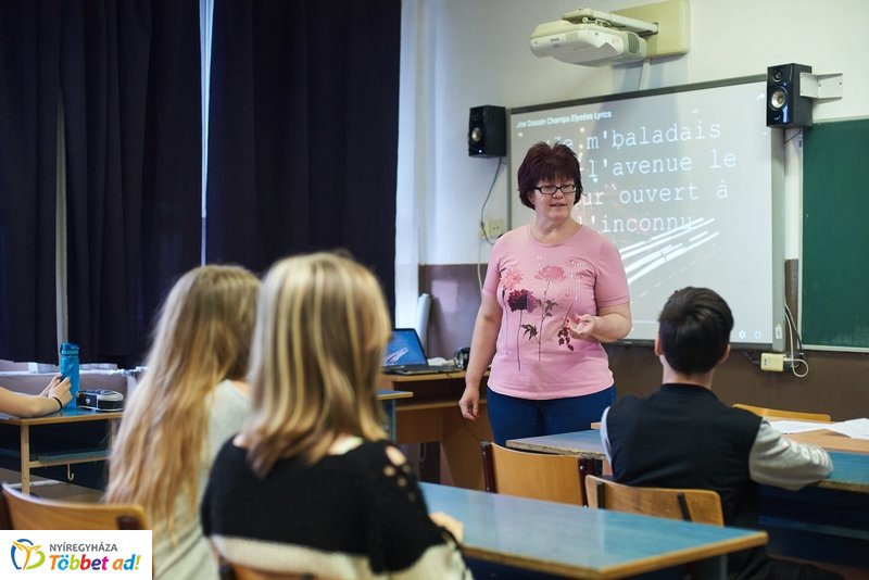 Francia kéttannyelvű lett az Apáczai iskola