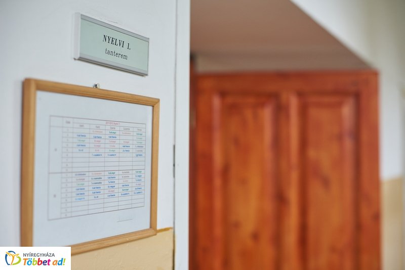 Francia kéttannyelvű lett az Apáczai iskola