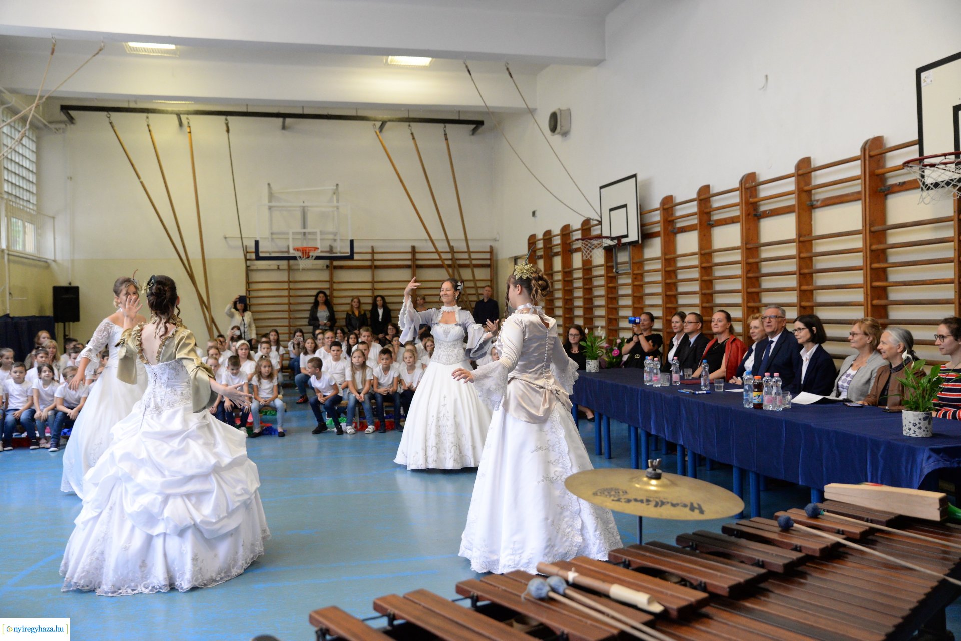 Francia nagykövet látogatása az Apáczai Csere János Iskolában