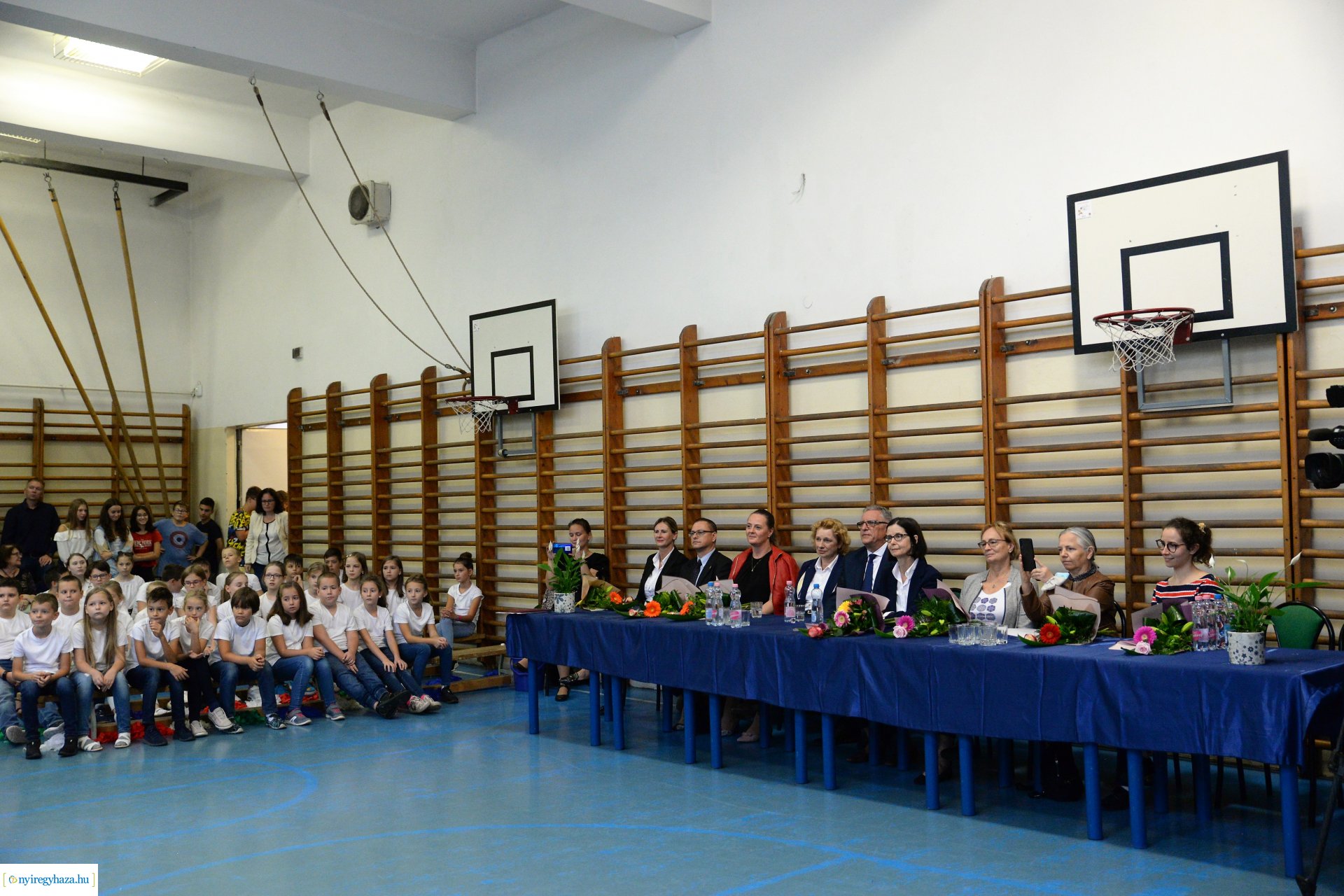 Francia nagykövet látogatása az Apáczai Csere János Iskolában