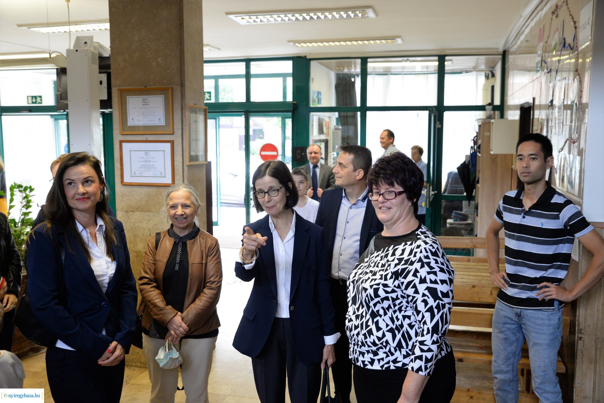 Francia nagykövet látogatása az Apáczai Csere János Iskolában