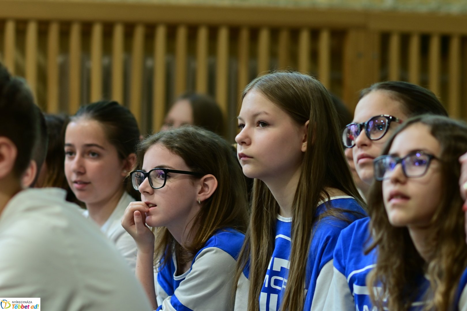 Francia nagykövet látogatása az Apáczai iskolában 2025 áprilisában