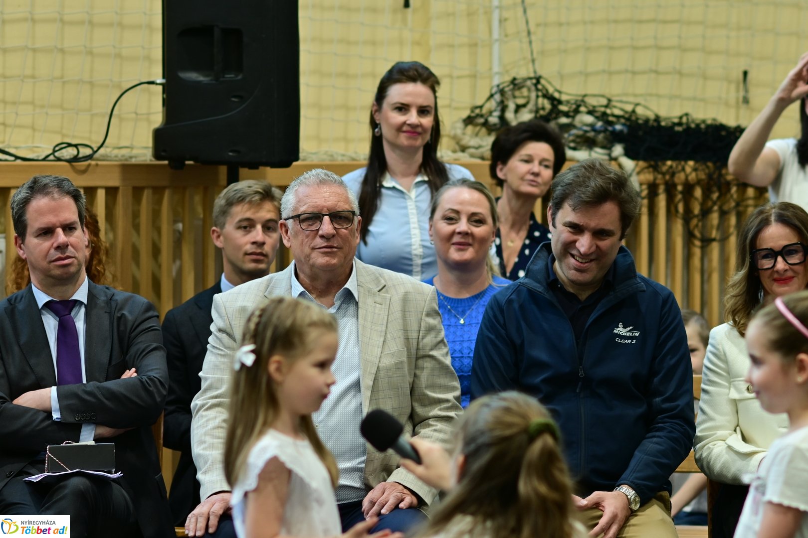 Francia nagykövet látogatása az Apáczai iskolában 2025 áprilisában