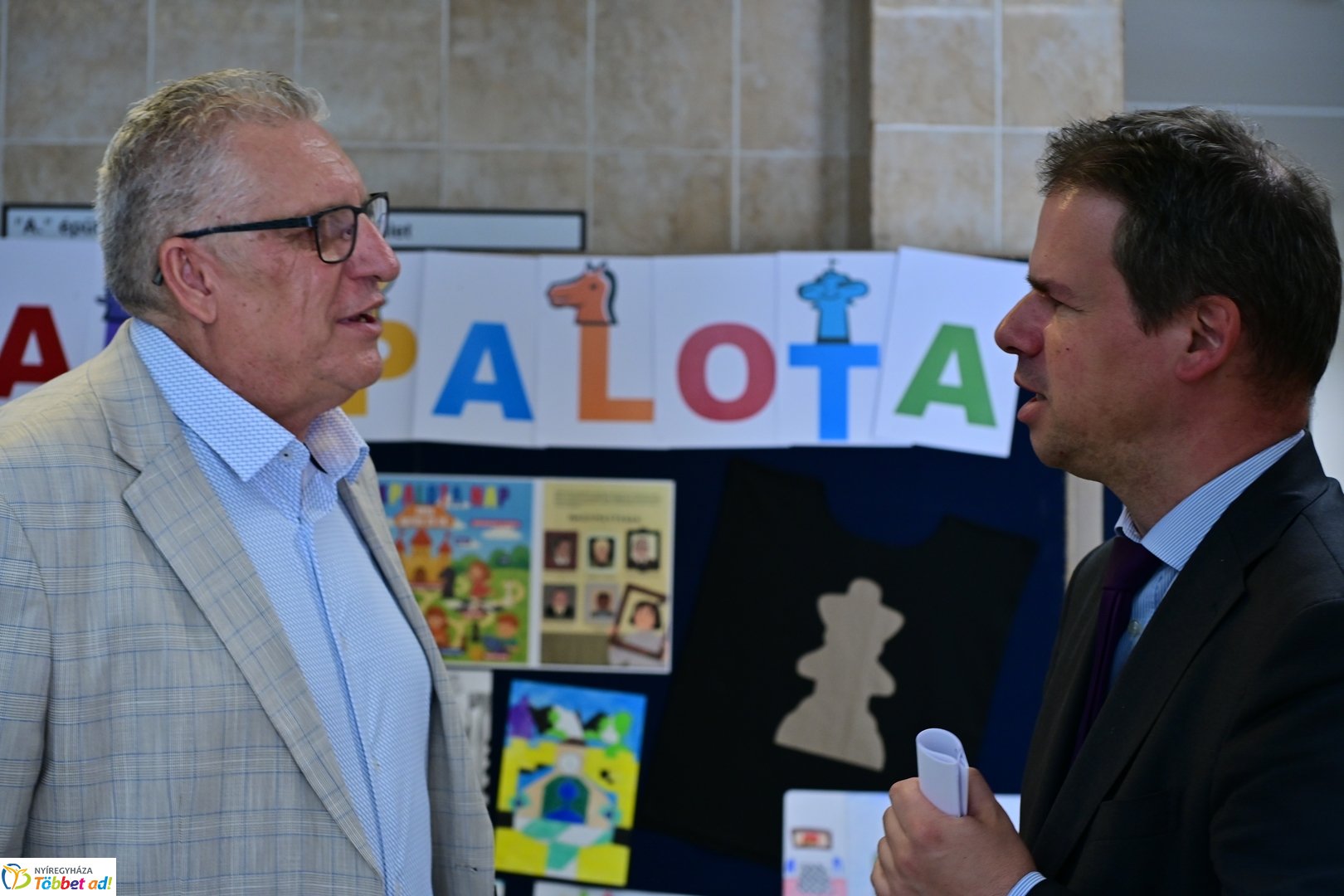 Francia nagykövet látogatása az Apáczai iskolában 2025 áprilisában