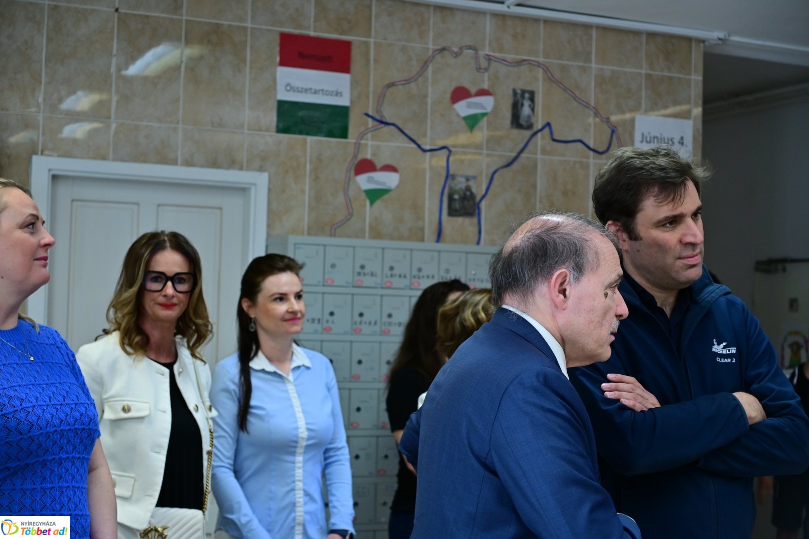 Francia nagykövet látogatása az Apáczai iskolában 2025 áprilisában