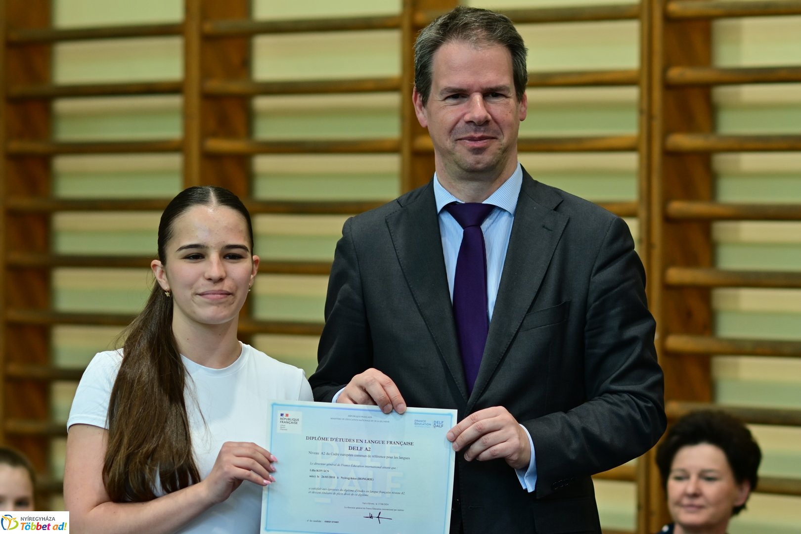 Francia nagykövet látogatása az Apáczai iskolában 2025 áprilisában