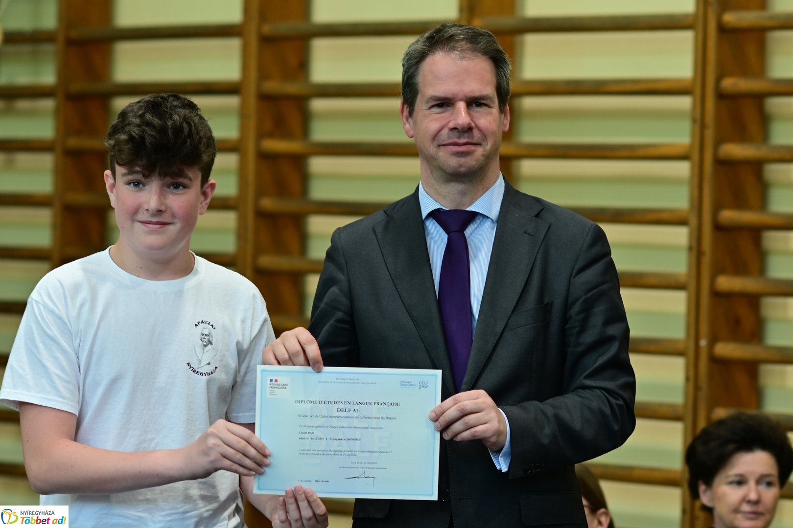 Francia nagykövet látogatása az Apáczai iskolában 2025 áprilisában