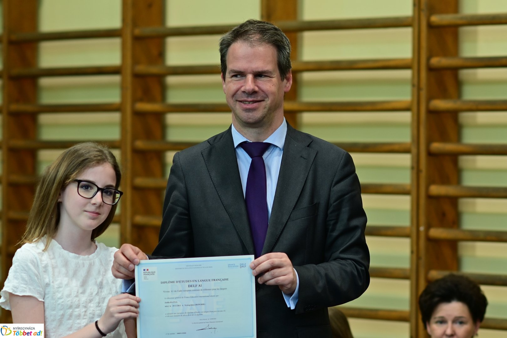 Francia nagykövet látogatása az Apáczai iskolában 2025 áprilisában