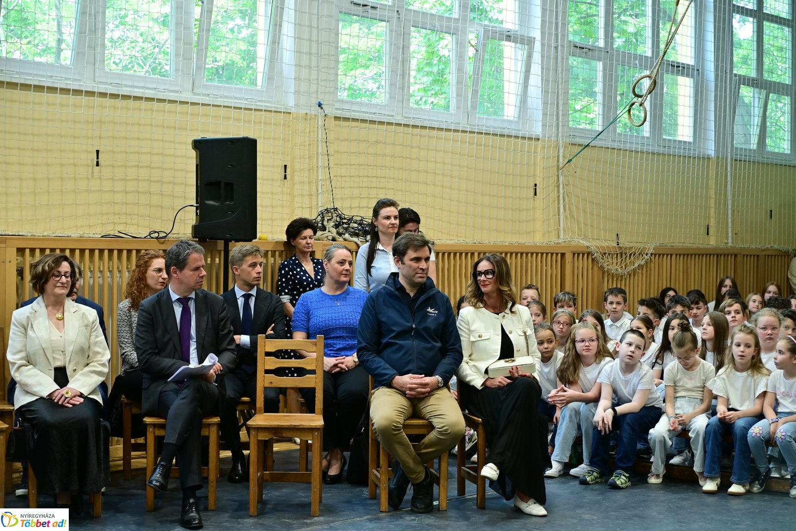 Francia nagykövet látogatása az Apáczai iskolában 2025 áprilisában